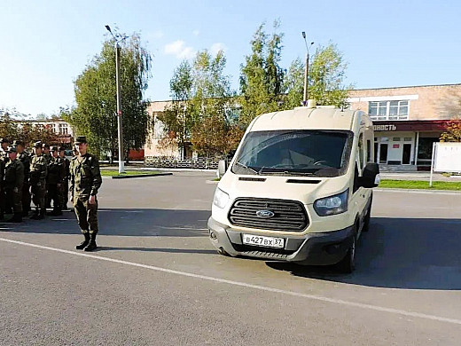 Тейковским ракетчикам подарили бронированный автомобиль